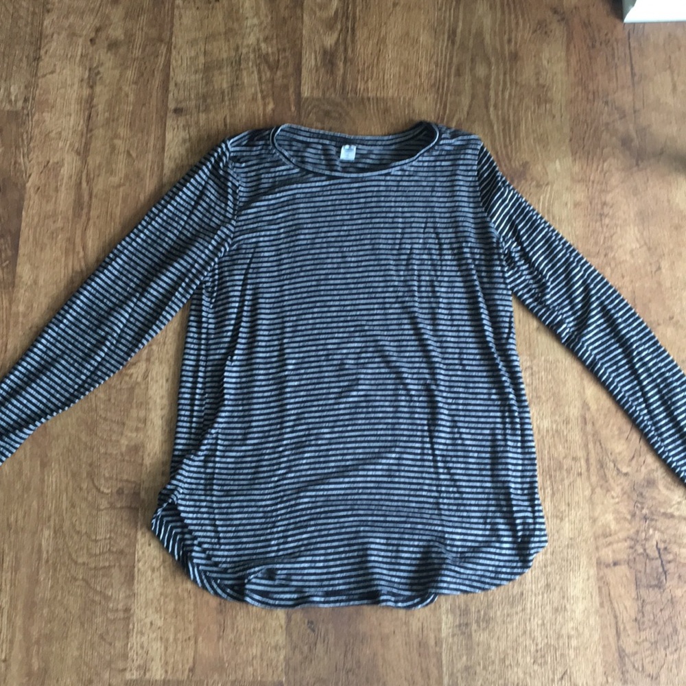 Old Navy striped long sleeve t-shirt
